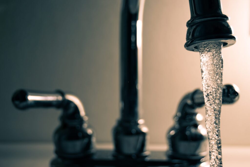 Best Water Filtration System - Bill Howe Faucet running water steel