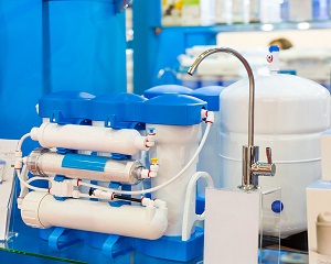 Water filter system or osmosis, water-purification